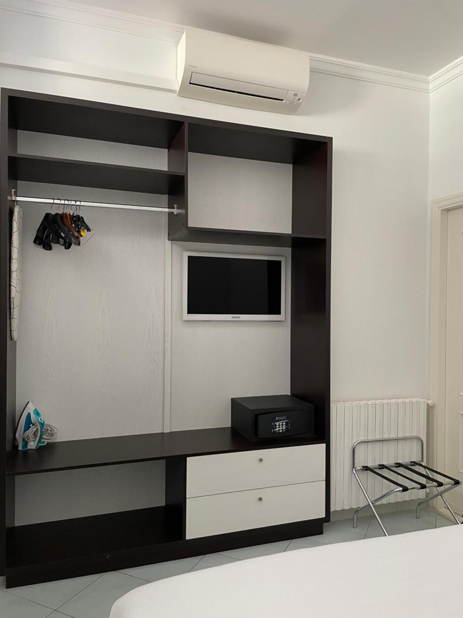 Sorrento Flats Aparthotel Стая снимка
